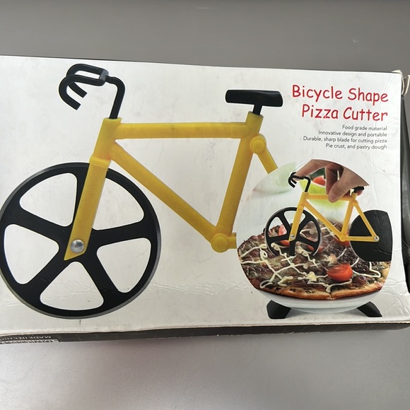 NIB Red Bicycle Double Pizza Cutter with Stand - Picture 9 of 11